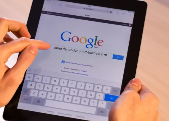 “Como denunciar um médico no CRM”: será que o seu paciente pesquisa isso no Google?